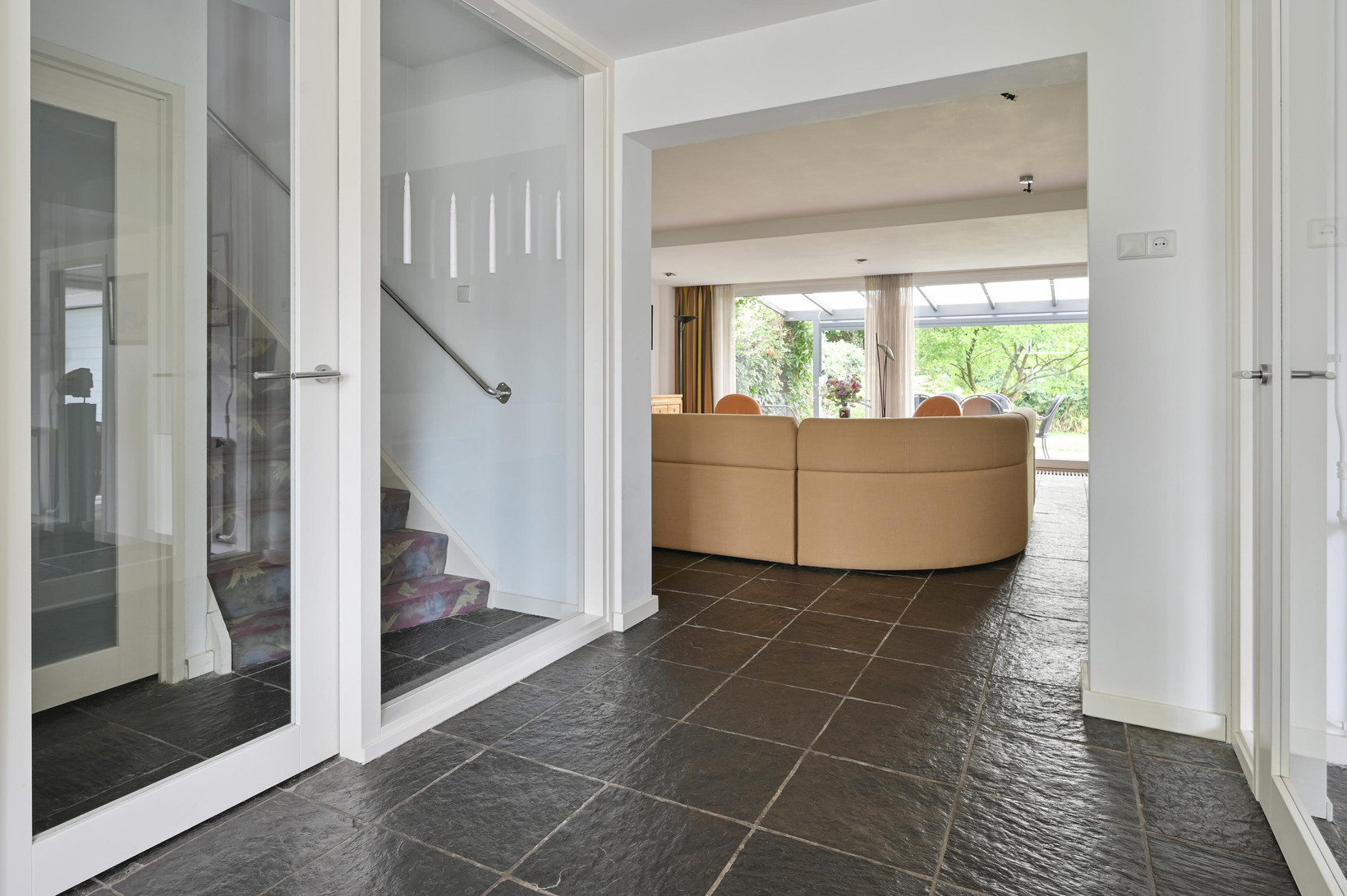Tussenwoning te koop: Willem Klooslaan 10, Uithoorn