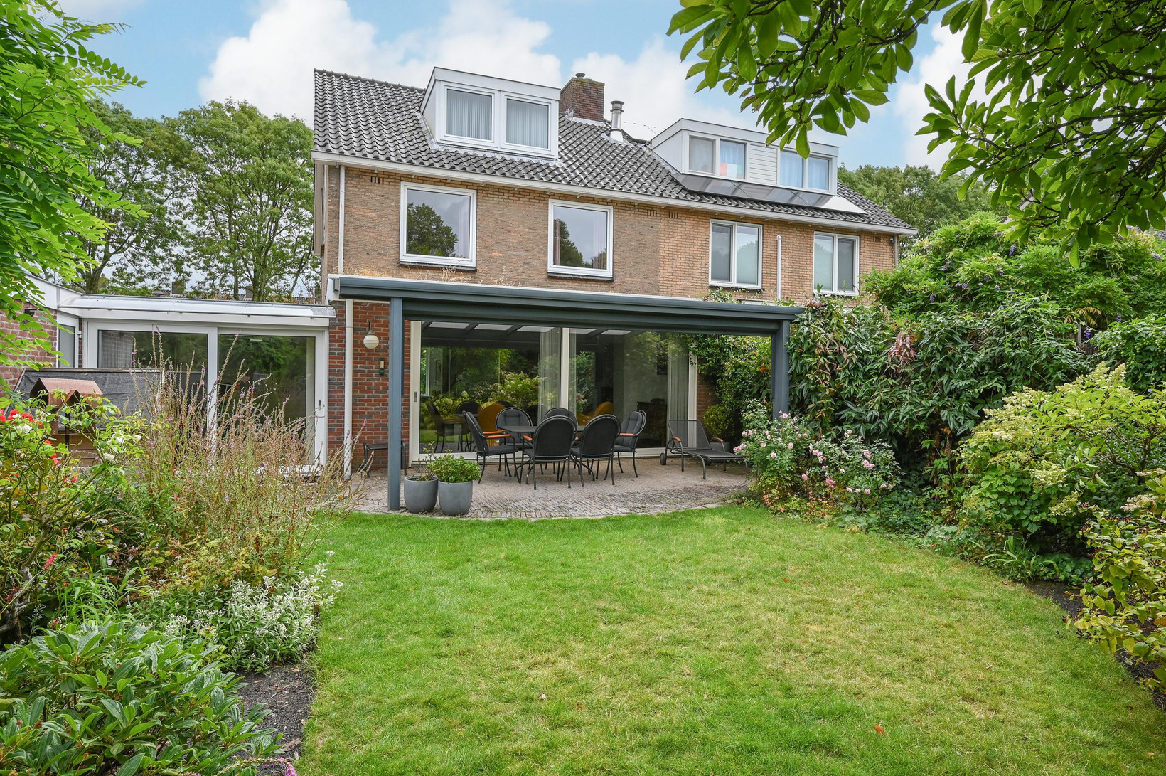 Tussenwoning te koop: Willem Klooslaan 10, Uithoorn