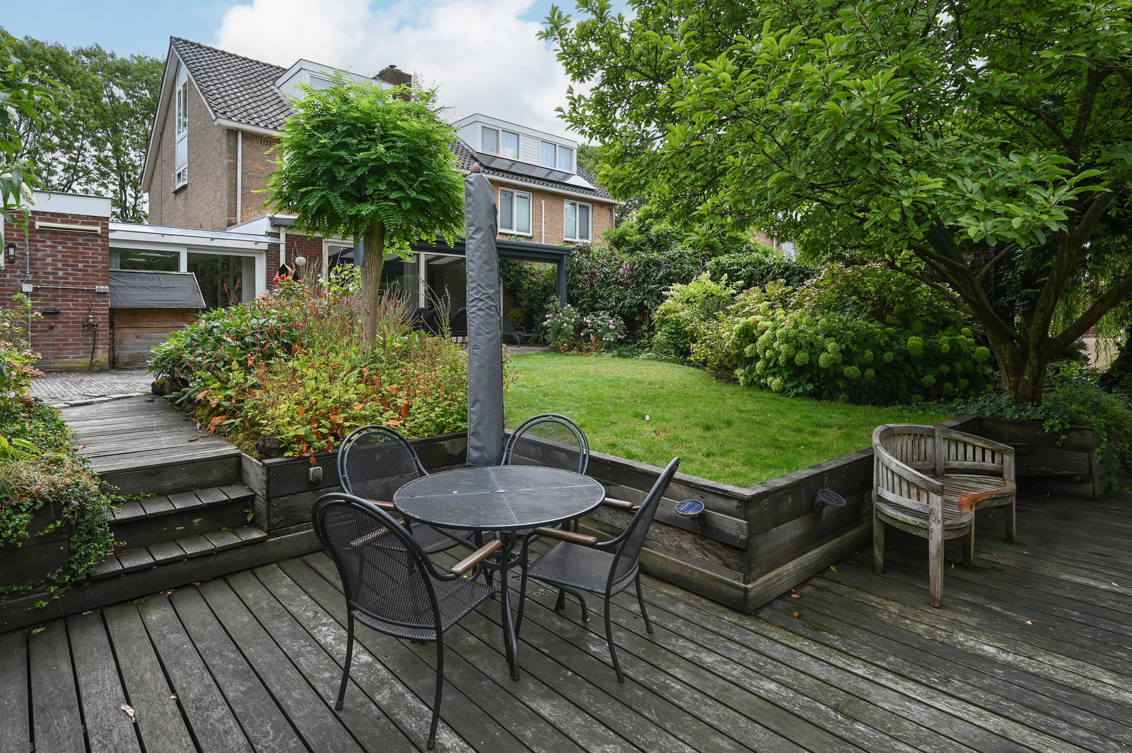Tussenwoning te koop: Willem Klooslaan 10, Uithoorn