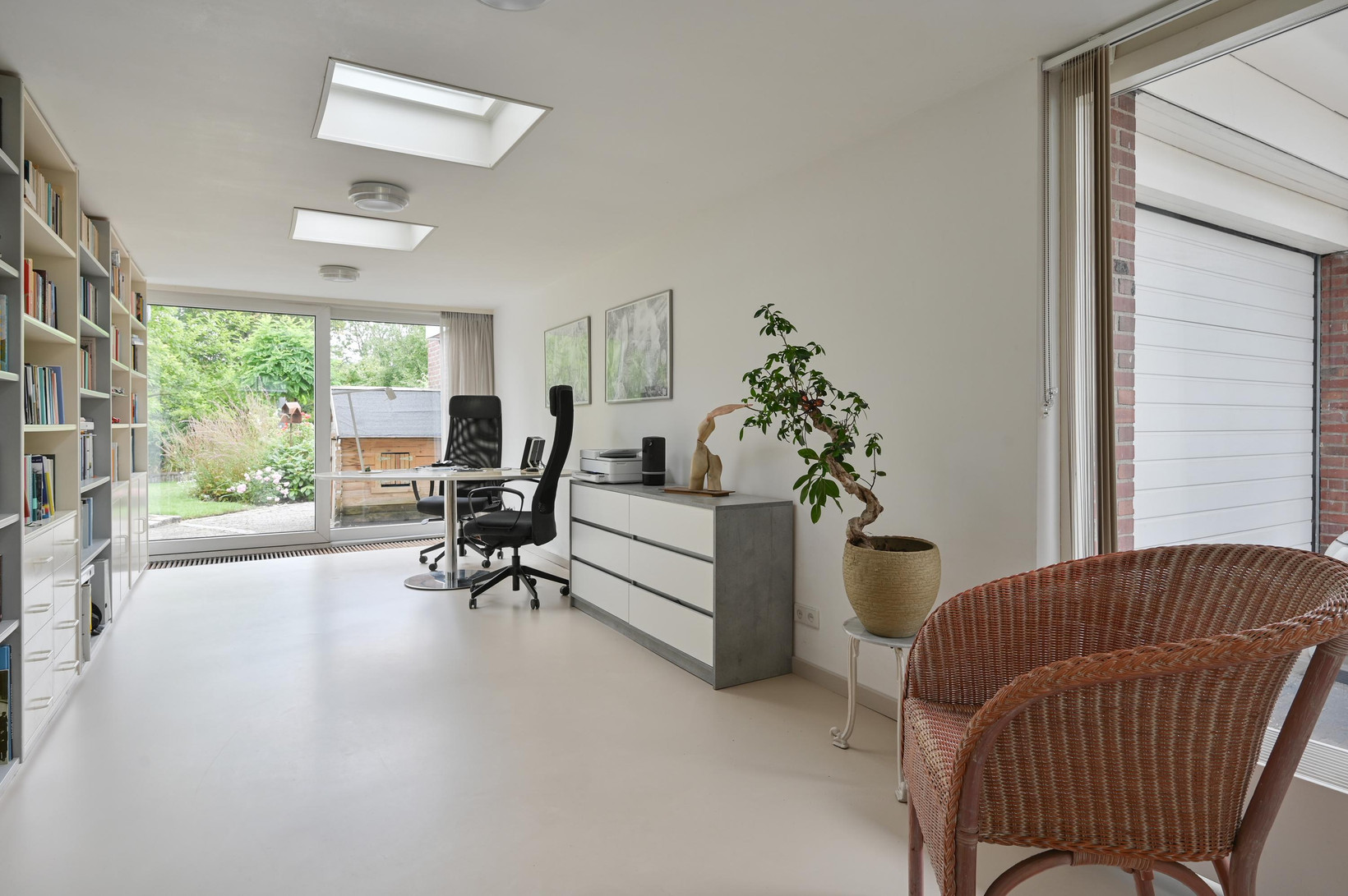 Tussenwoning te koop: Willem Klooslaan 10, Uithoorn