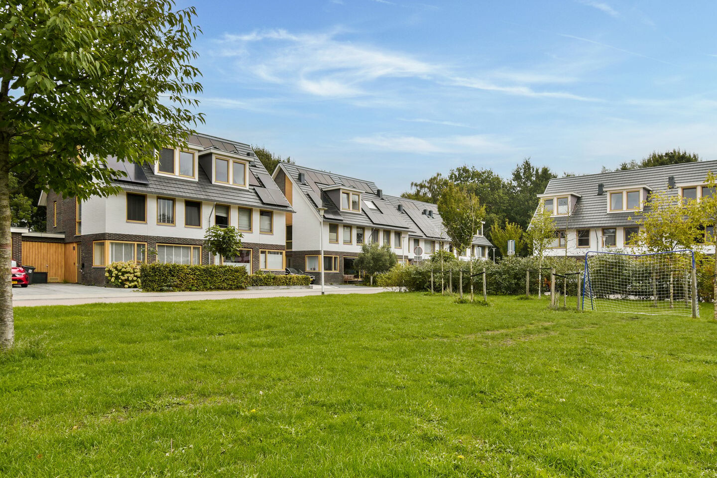 Tussenwoning te koop: Clara Egginklaan 18, Uithoorn