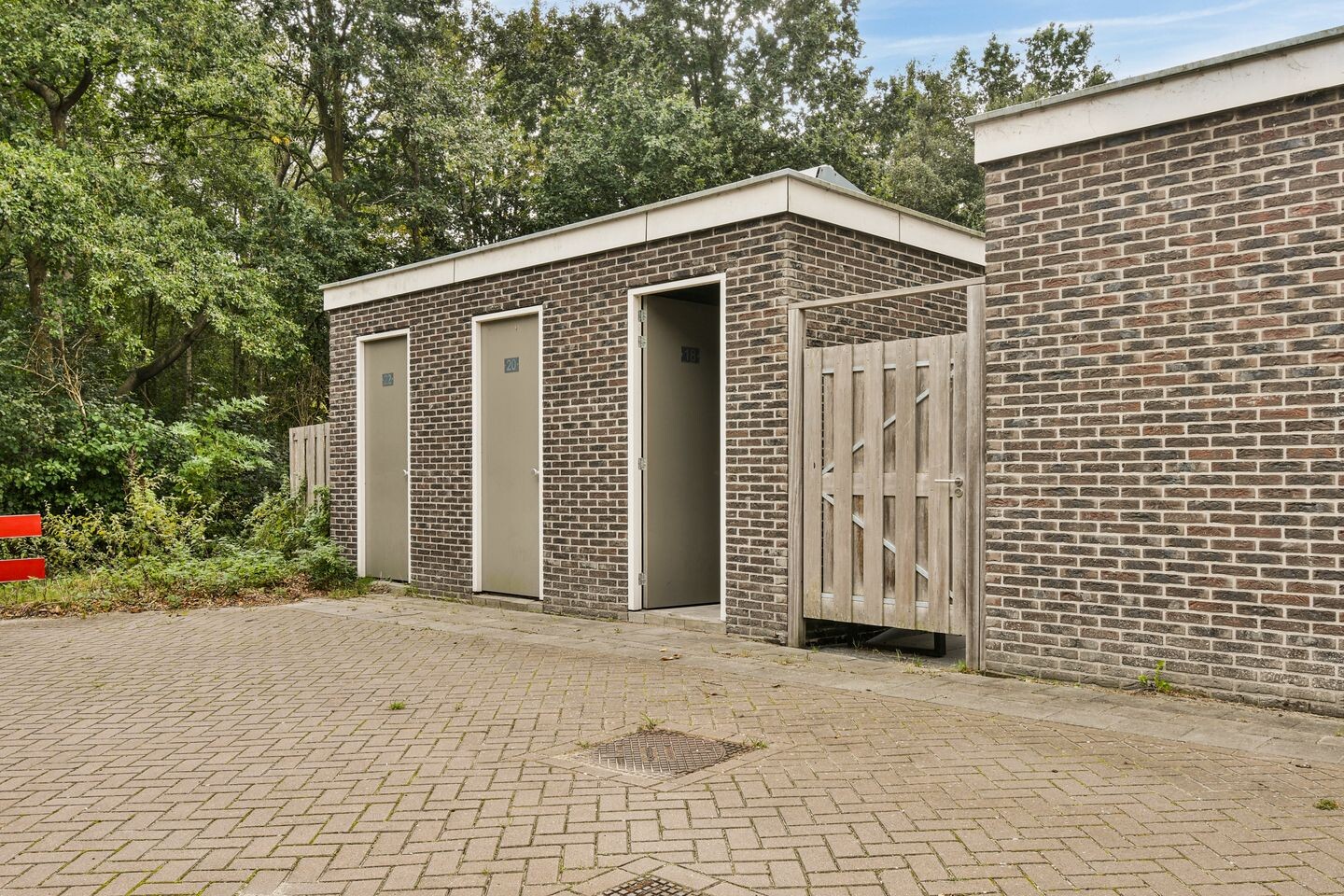 Tussenwoning te koop: Clara Egginklaan 18, Uithoorn