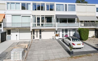In het Midden 27