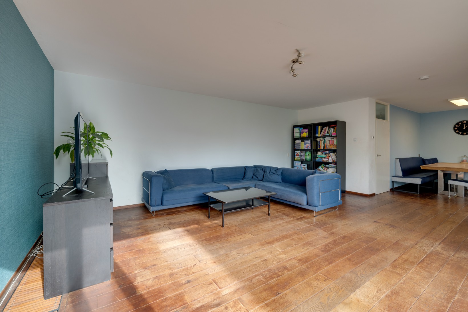 Tussenwoning te koop: In het Midden 61, Uithoorn