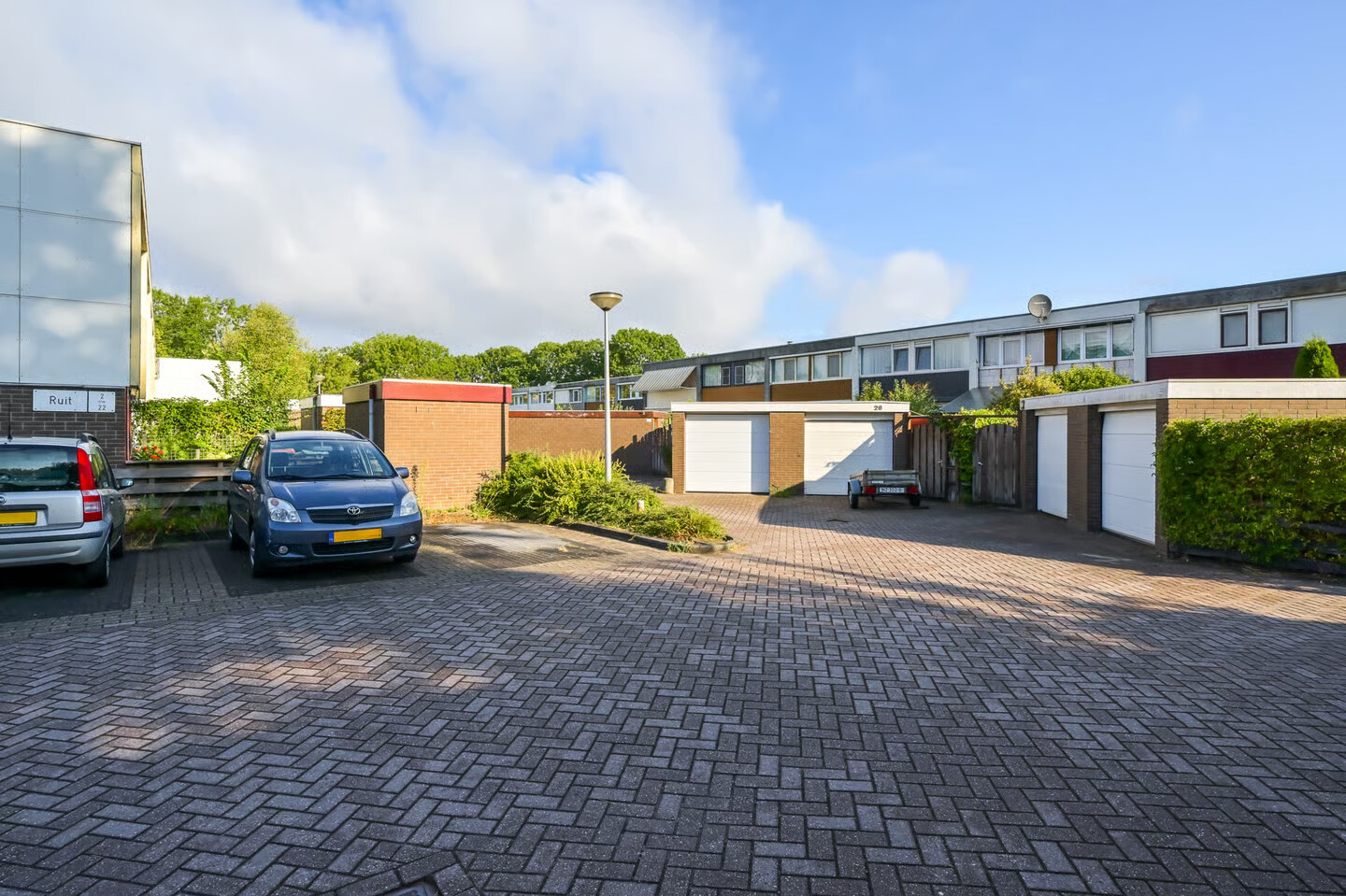 Tussenwoning te koop: Ruwe Bies 16, Uithoorn