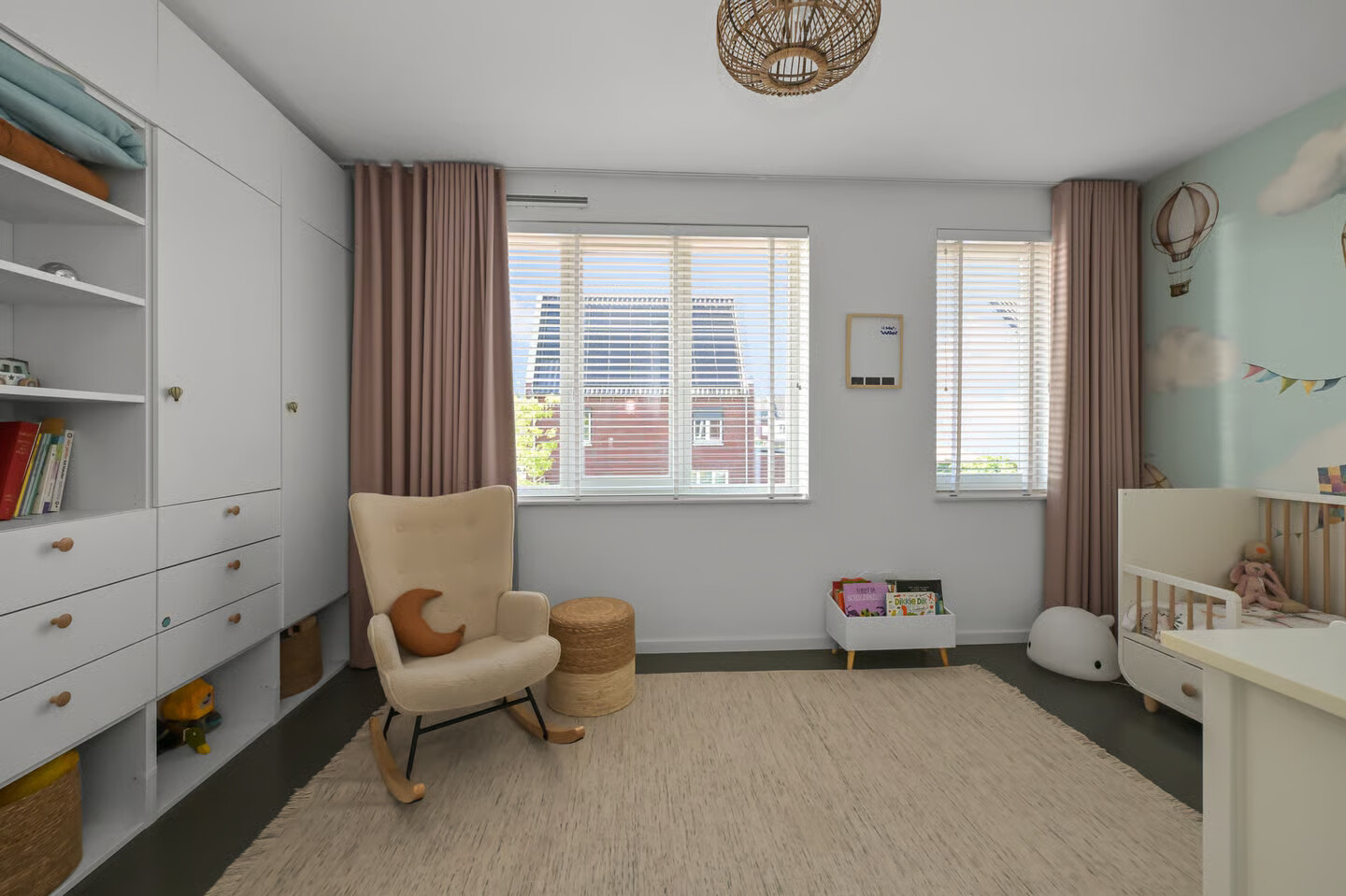 Tussenwoning te koop: Knobbelzwaan 102, Uithoorn