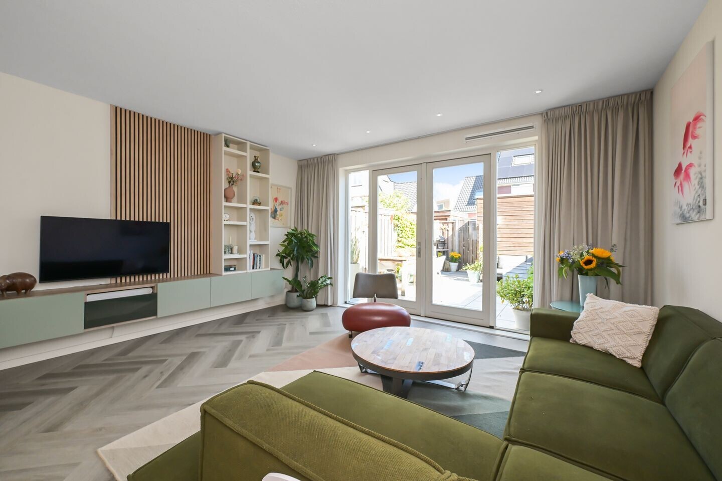 Tussenwoning te koop: Knobbelzwaan 102, Uithoorn
