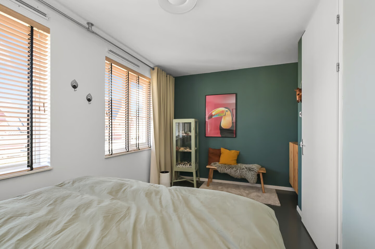 Tussenwoning te koop: Knobbelzwaan 102, Uithoorn