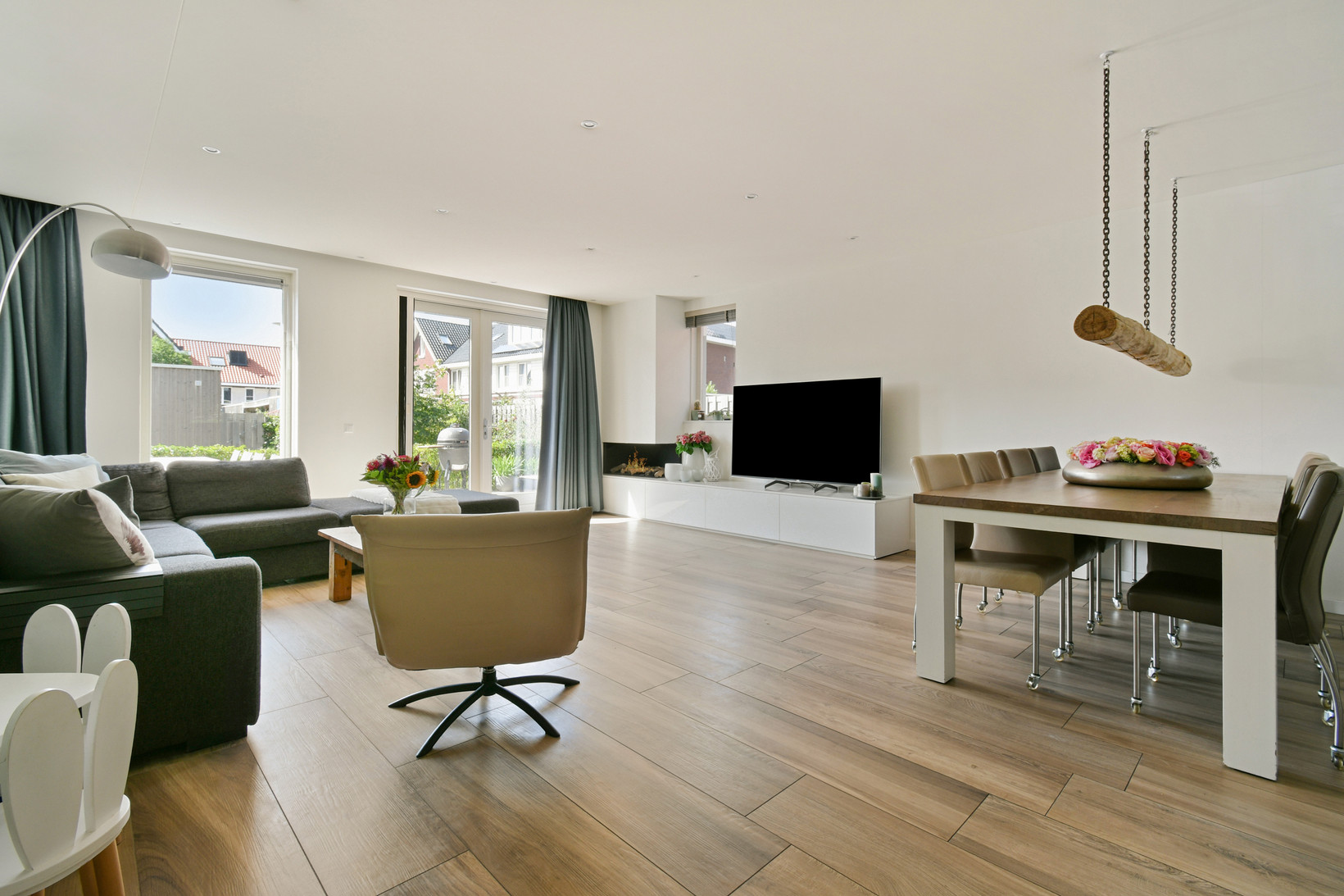 Hoekwoning te koop: Burgemeester Brautigamlaan 25, Uithoorn