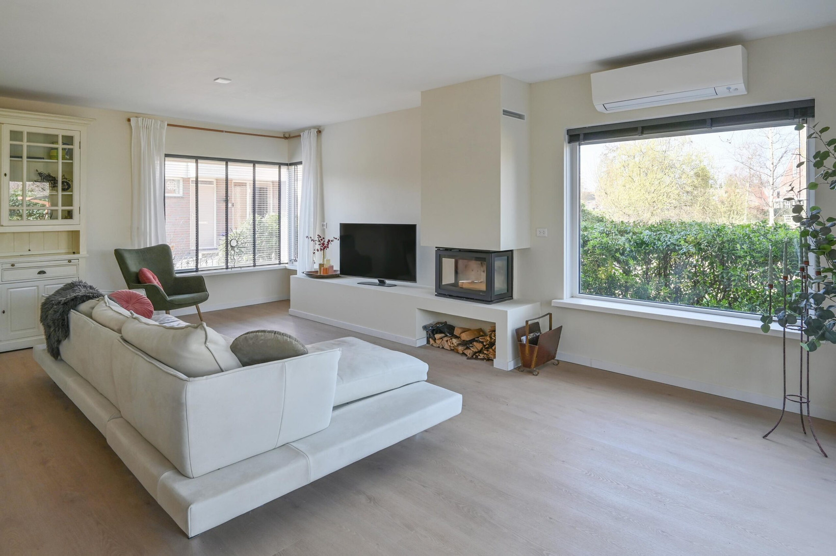 Vrijstaande woning te koop: Ganzendiep 1, Uithoorn