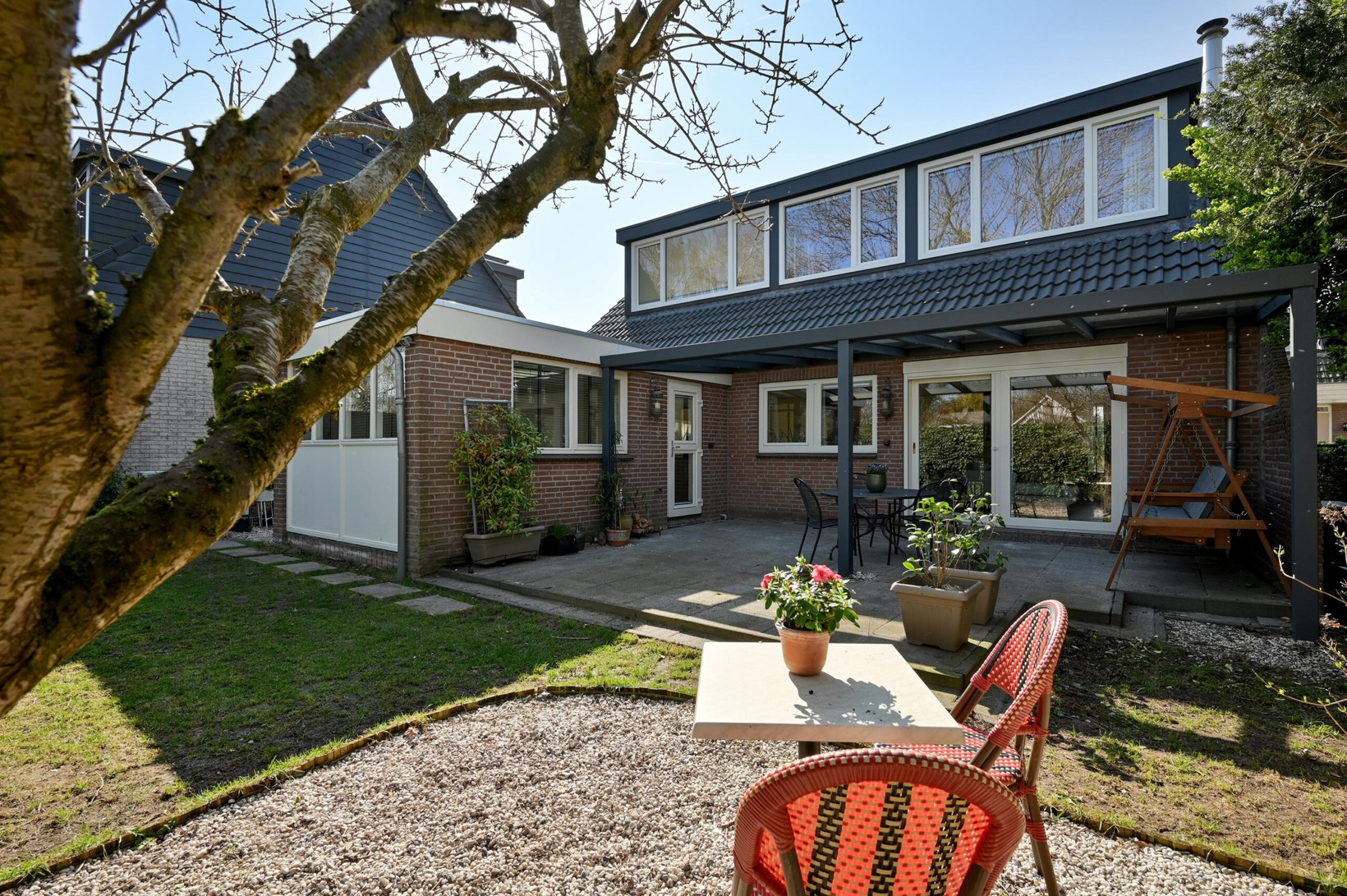 Vrijstaande woning te koop: Ganzendiep 1, Uithoorn