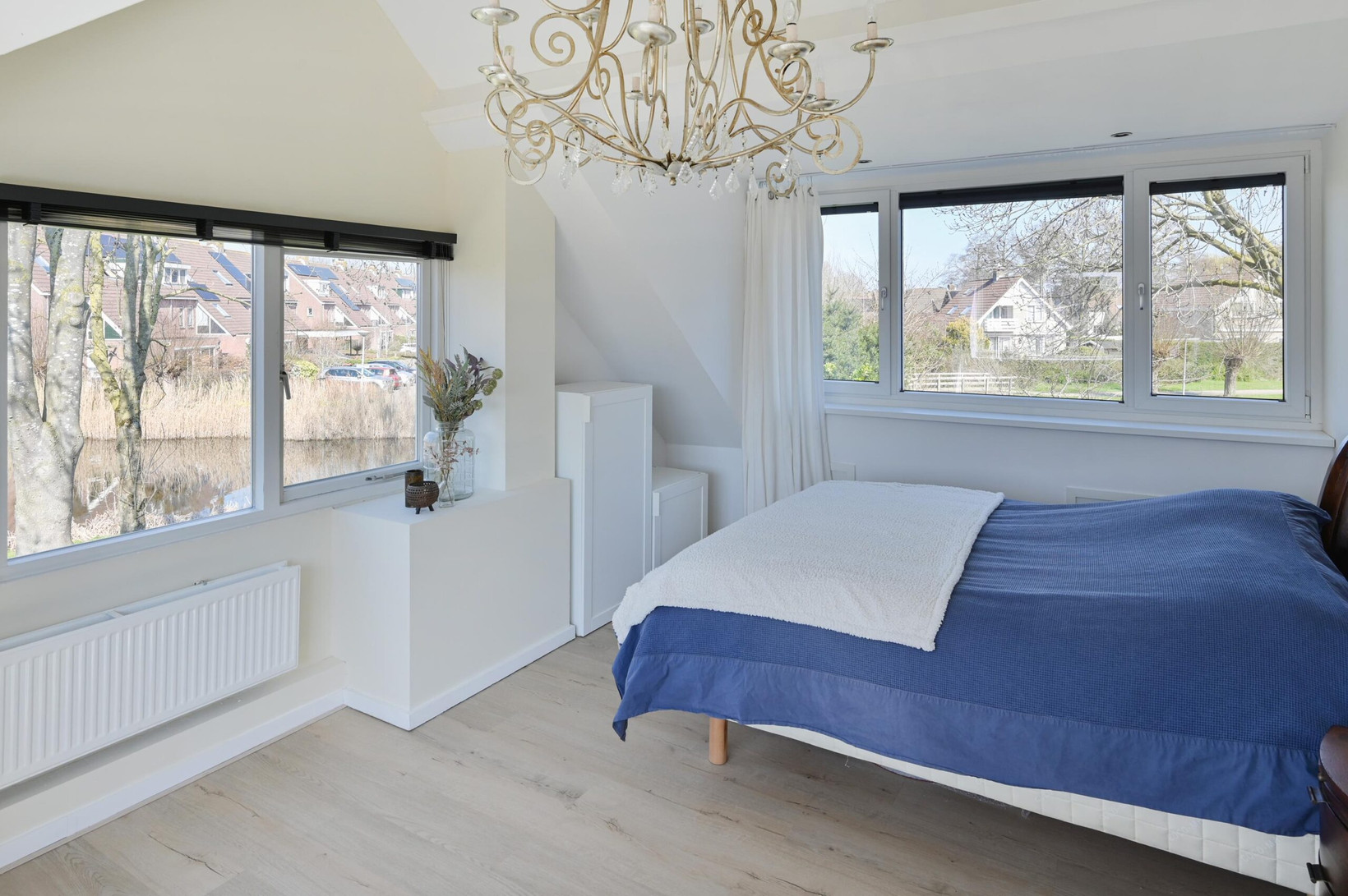 Vrijstaande woning te koop: Ganzendiep 1, Uithoorn