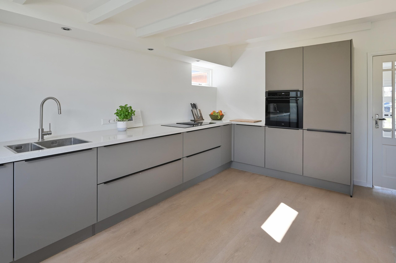 Vrijstaande woning te koop: Ganzendiep 1, Uithoorn