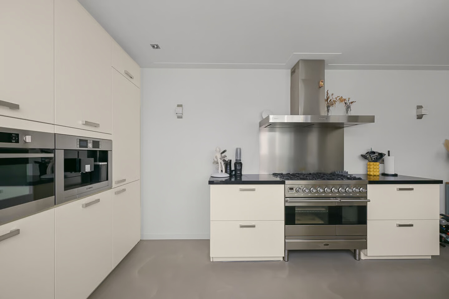 Tussenwoning te koop: Rietgans 15, Uithoorn