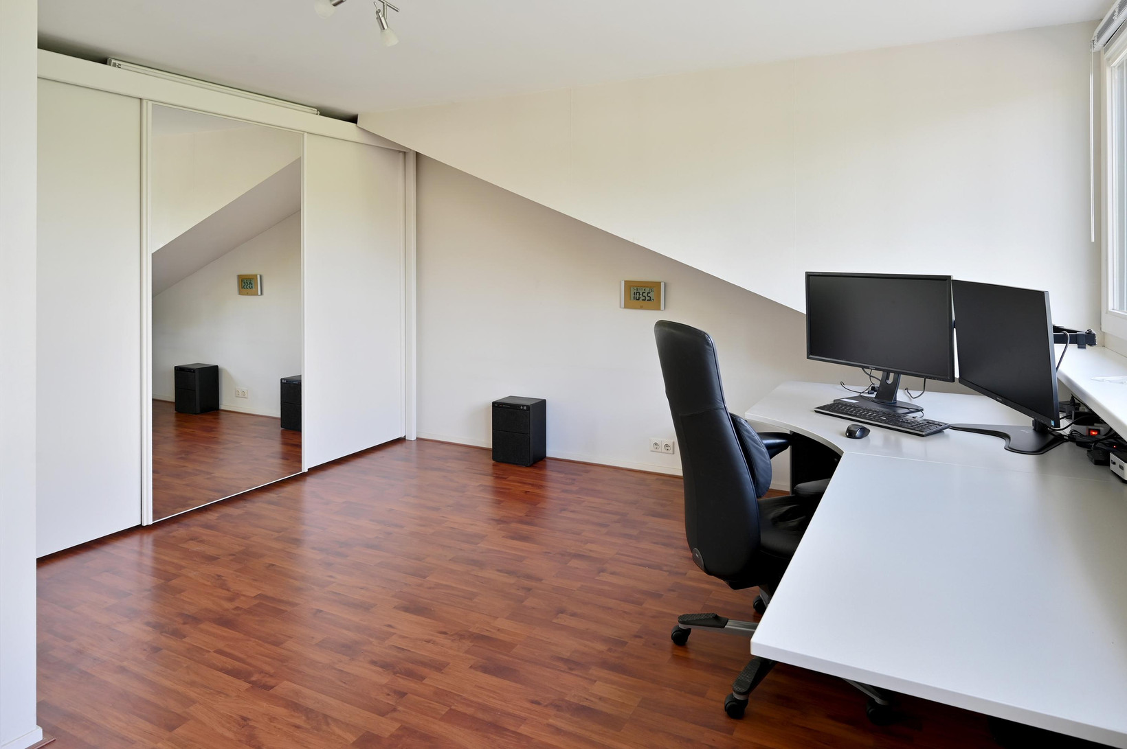 Hoekwoning te koop: Noorse Lijster 11, Uithoorn