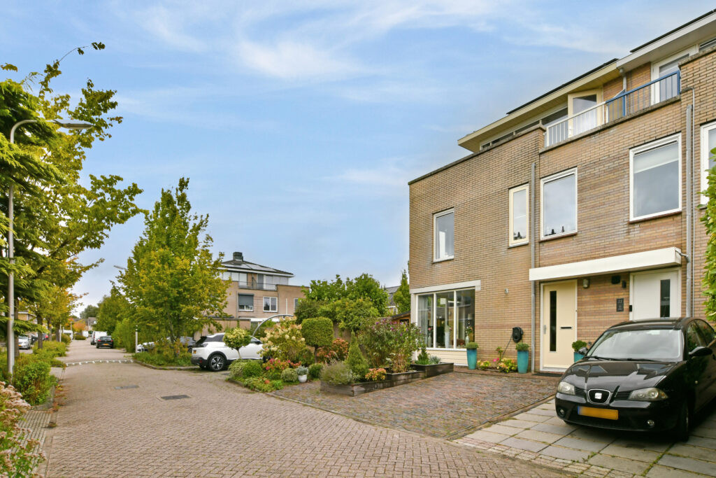 Tussenwoning te koop: Witkopeend 9, Uithoorn