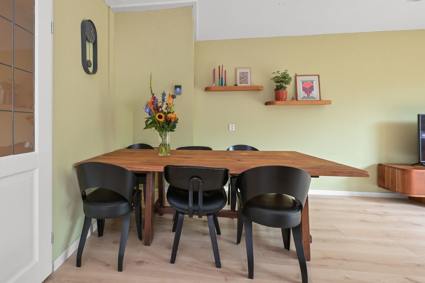Tussenwoning te koop: Krakeend 22, Uithoorn