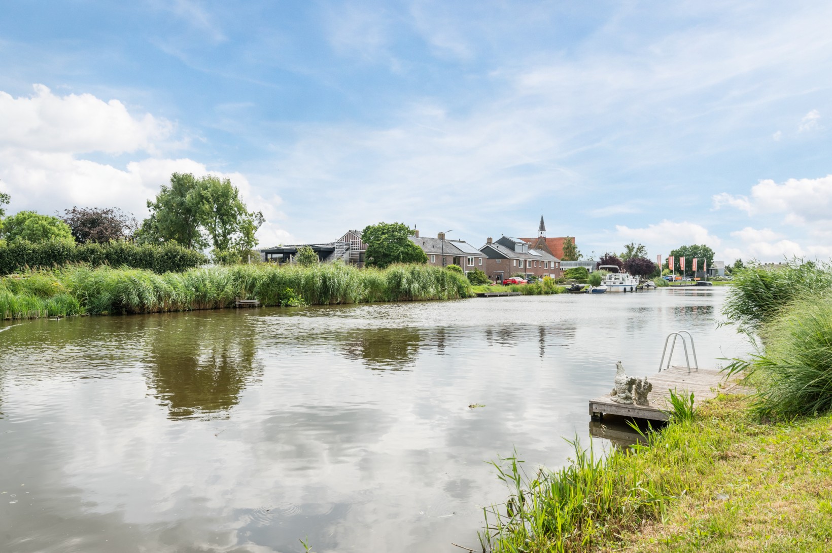Twee-onder-één-kap te koop: de Hoef Westzijde 44, De Hoef