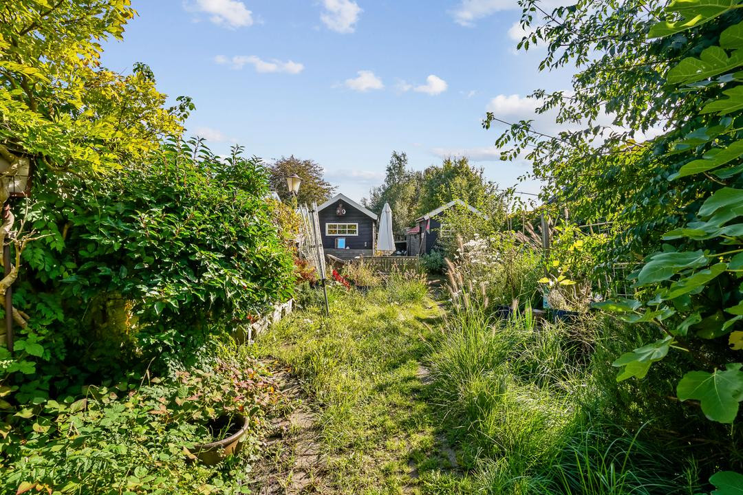 Twee-onder-één-kap te koop: Uiterweg 287, Aalsmeer