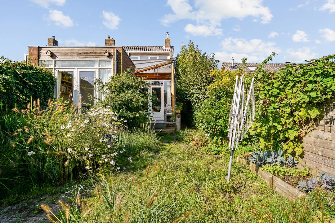 Twee-onder-één-kap te koop: Uiterweg 287, Aalsmeer