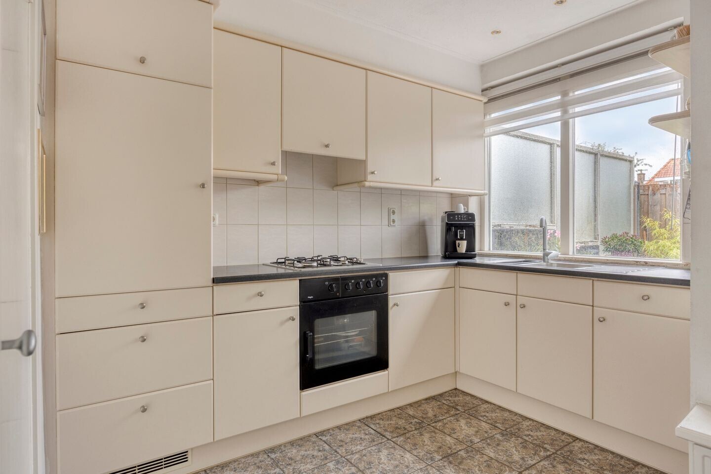 Tussenwoning te koop: Azaleastraat 30, Aalsmeer