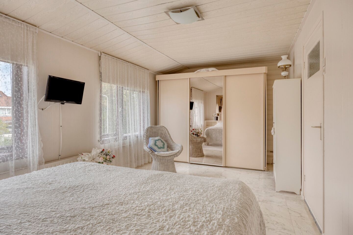 Tussenwoning te koop: Azaleastraat 30, Aalsmeer