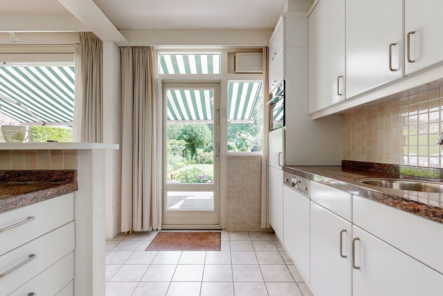 Tussenwoning te koop: Händelstraat 44, Aalsmeer