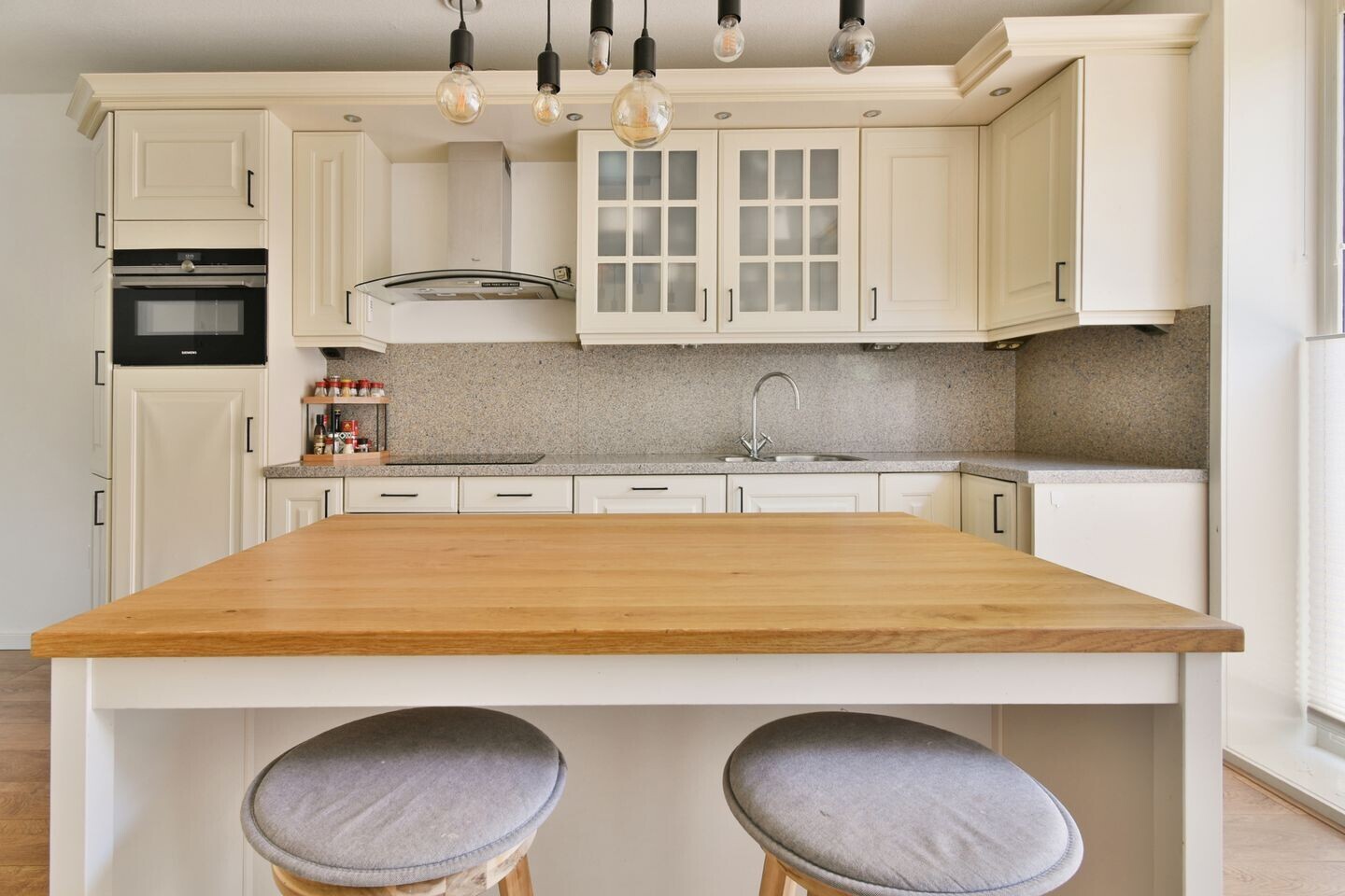 Tussenwoning te koop: Dagpauwoogstraat 7, Aalsmeer