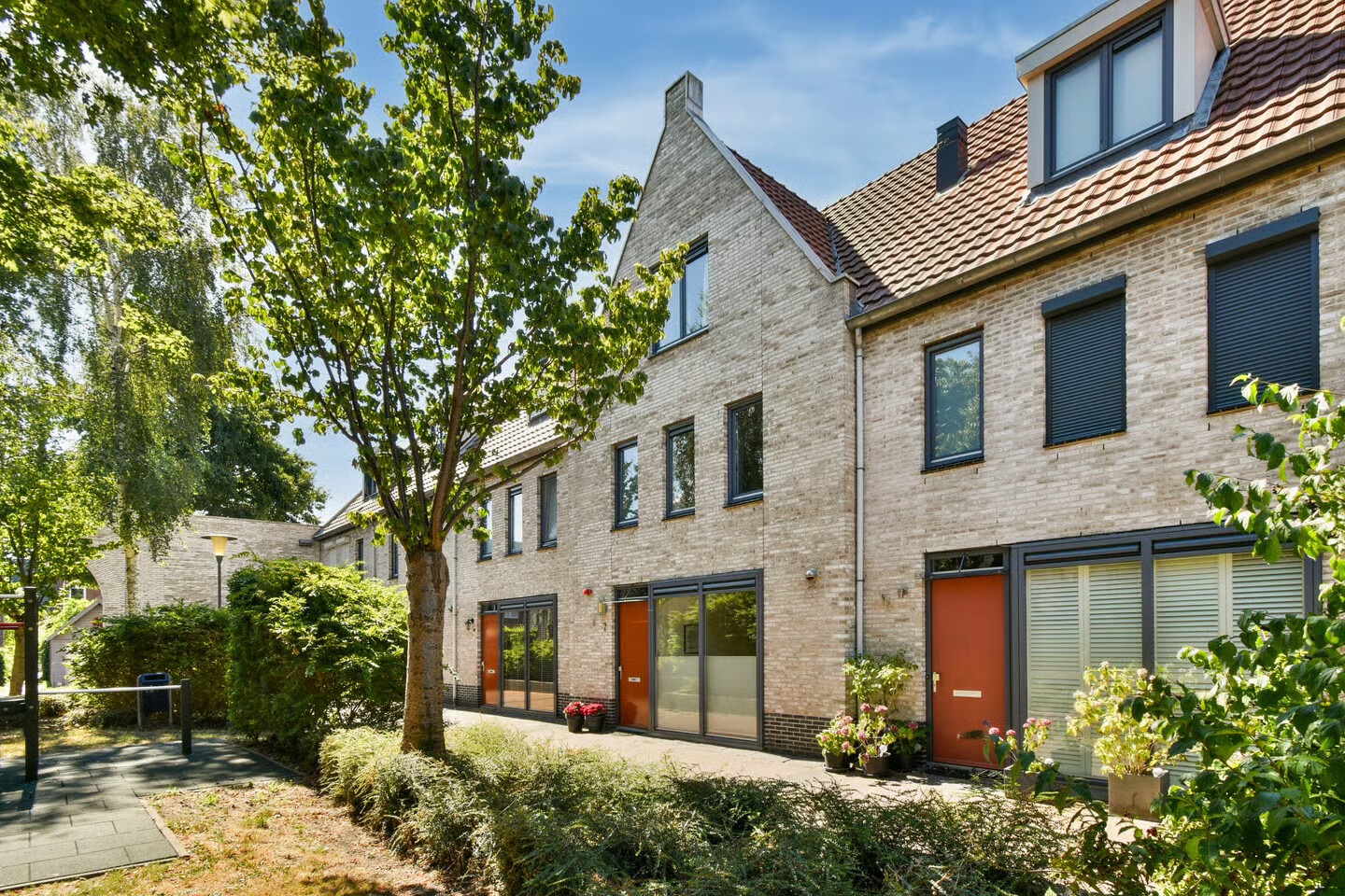 Tussenwoning te koop: Dagpauwoogstraat 7, Aalsmeer