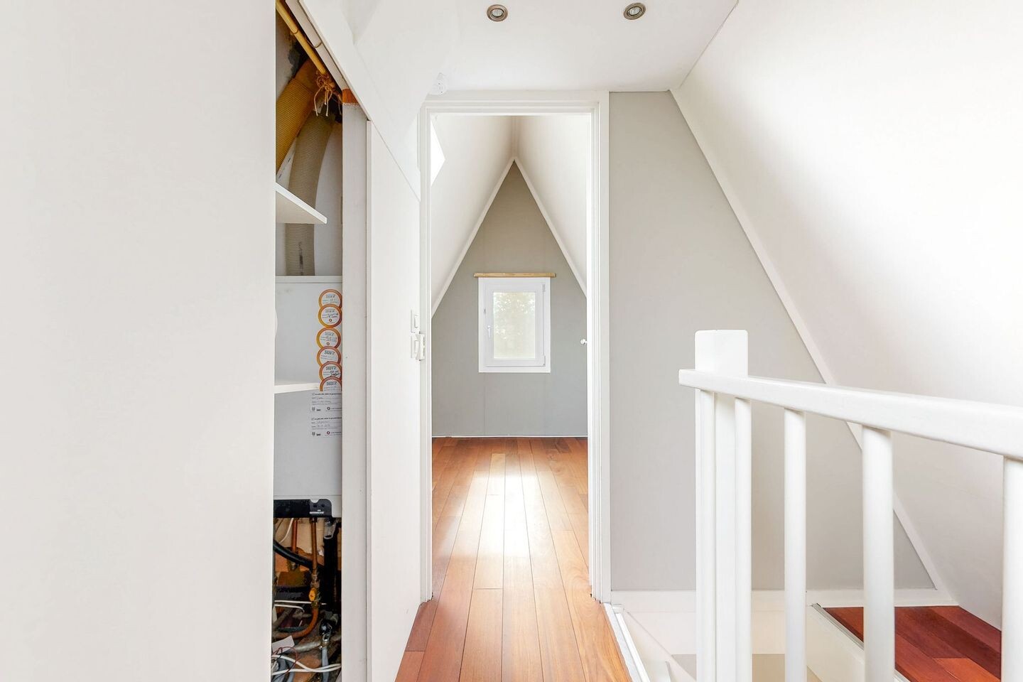 Hoekwoning te koop: van Leeuwenhoekstraat 15, Kudelstaart