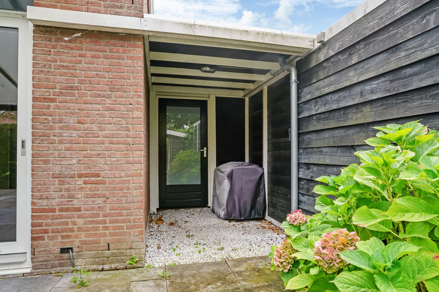 Hoekwoning te koop: van Leeuwenhoekstraat 15, Kudelstaart