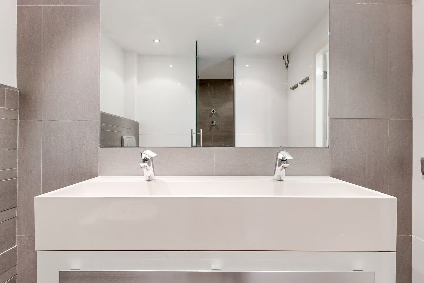 Hoekwoning te koop: van Leeuwenhoekstraat 15, Kudelstaart