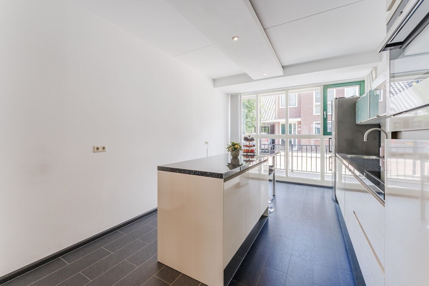 Tussenwoning te koop: Rechtsbuitenstraat 9, Kudelstaart