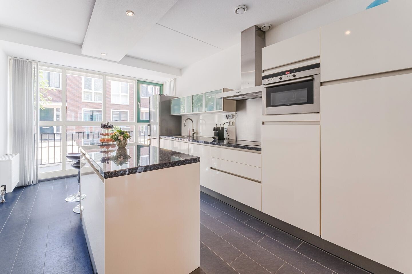 Tussenwoning te koop: Rechtsbuitenstraat 9, Kudelstaart