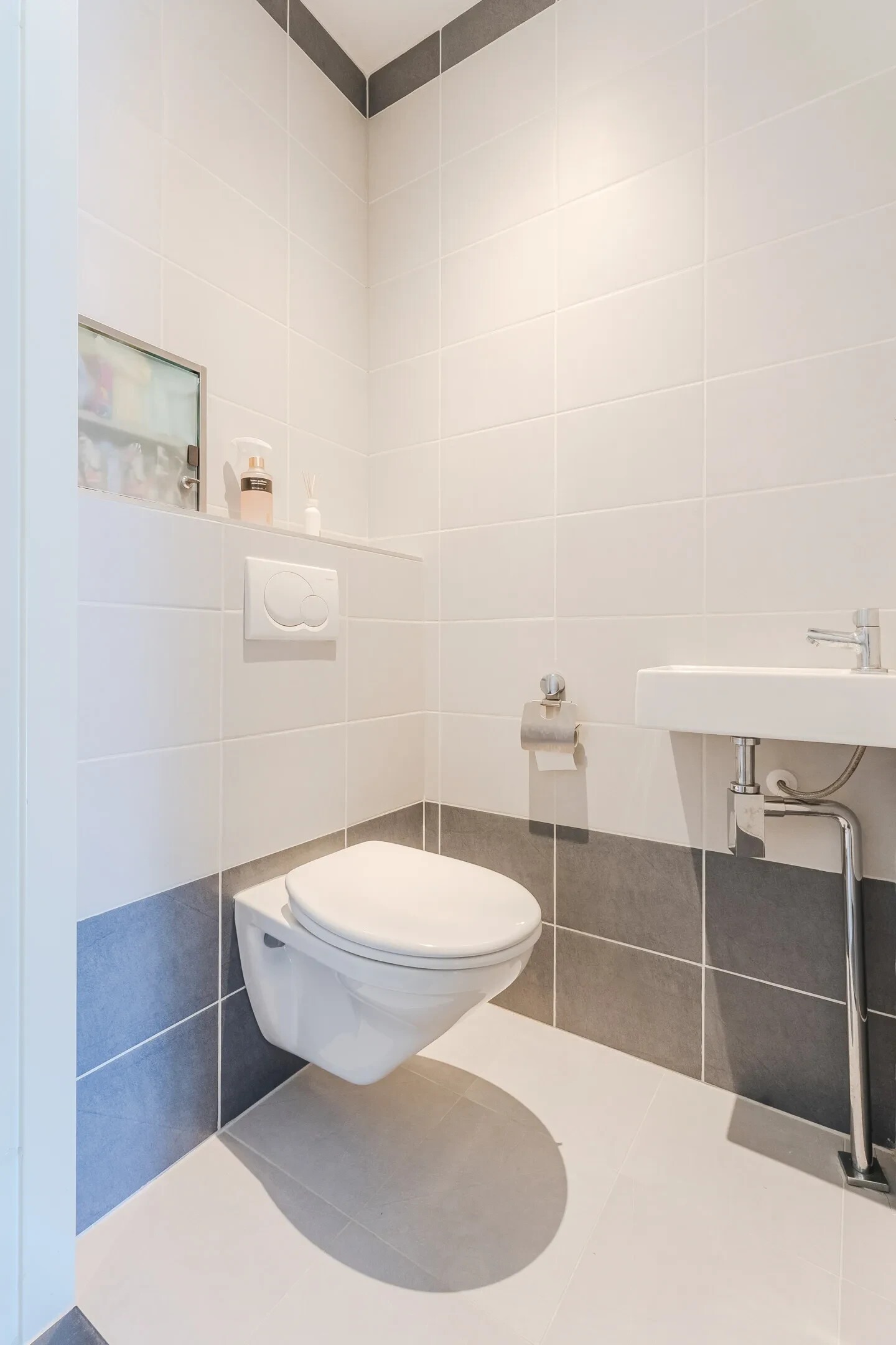 Tussenwoning te koop: Rechtsbuitenstraat 9, Kudelstaart