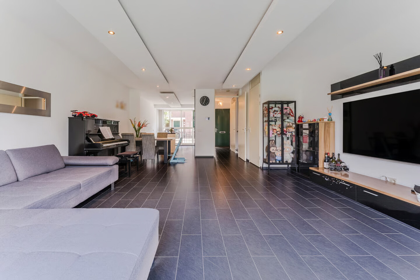 Tussenwoning te koop: Rechtsbuitenstraat 9, Kudelstaart