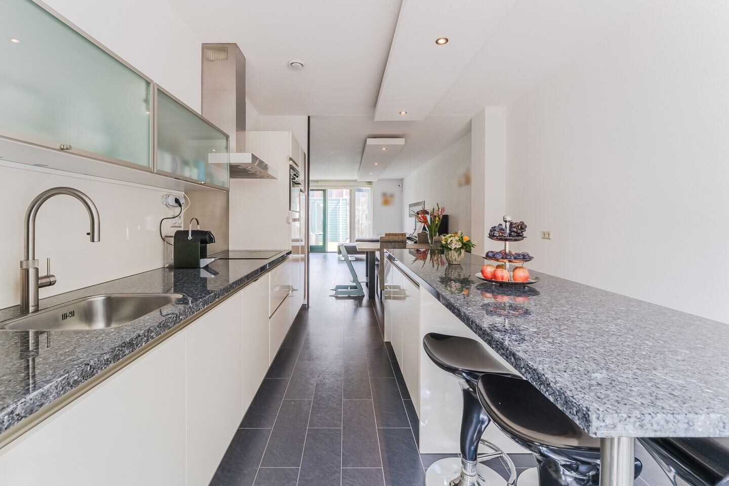 Tussenwoning te koop: Rechtsbuitenstraat 9, Kudelstaart