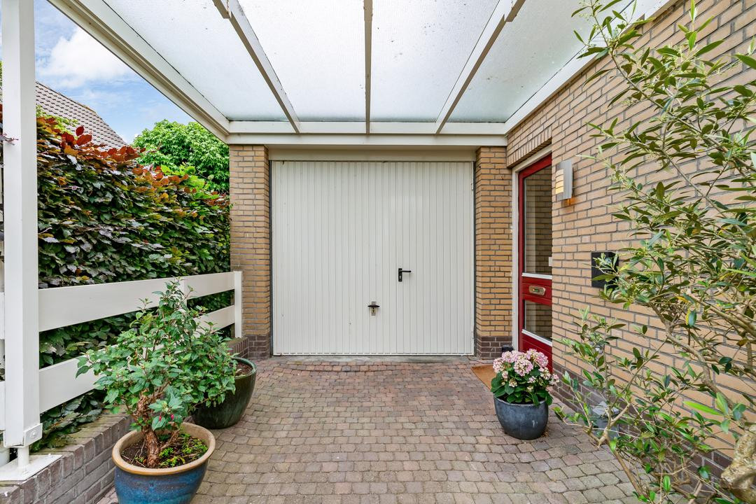 Hoekwoning te koop: Antoniushof 11, Kudelstaart