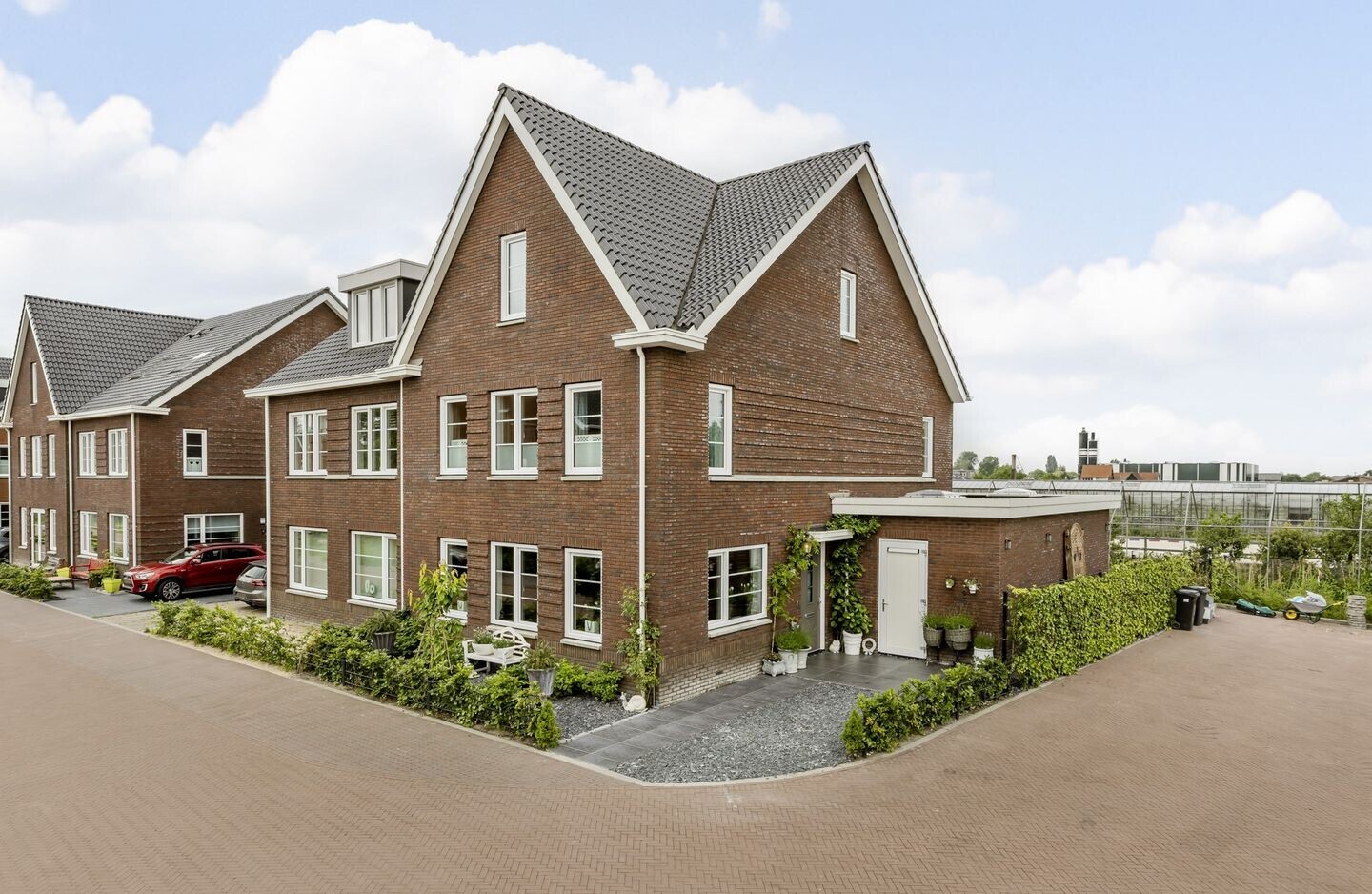 Twee-onder-één-kap te koop: Willem Maarsehof 33, Rijsenhout