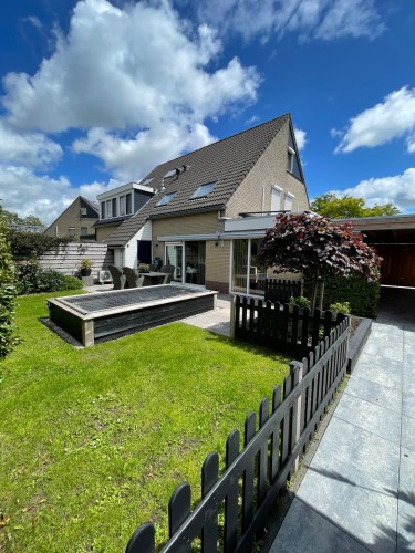 Aldert van. 30