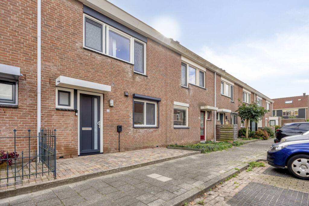 Tussenwoning te koop: Puntmosstraat 75, Purmerend