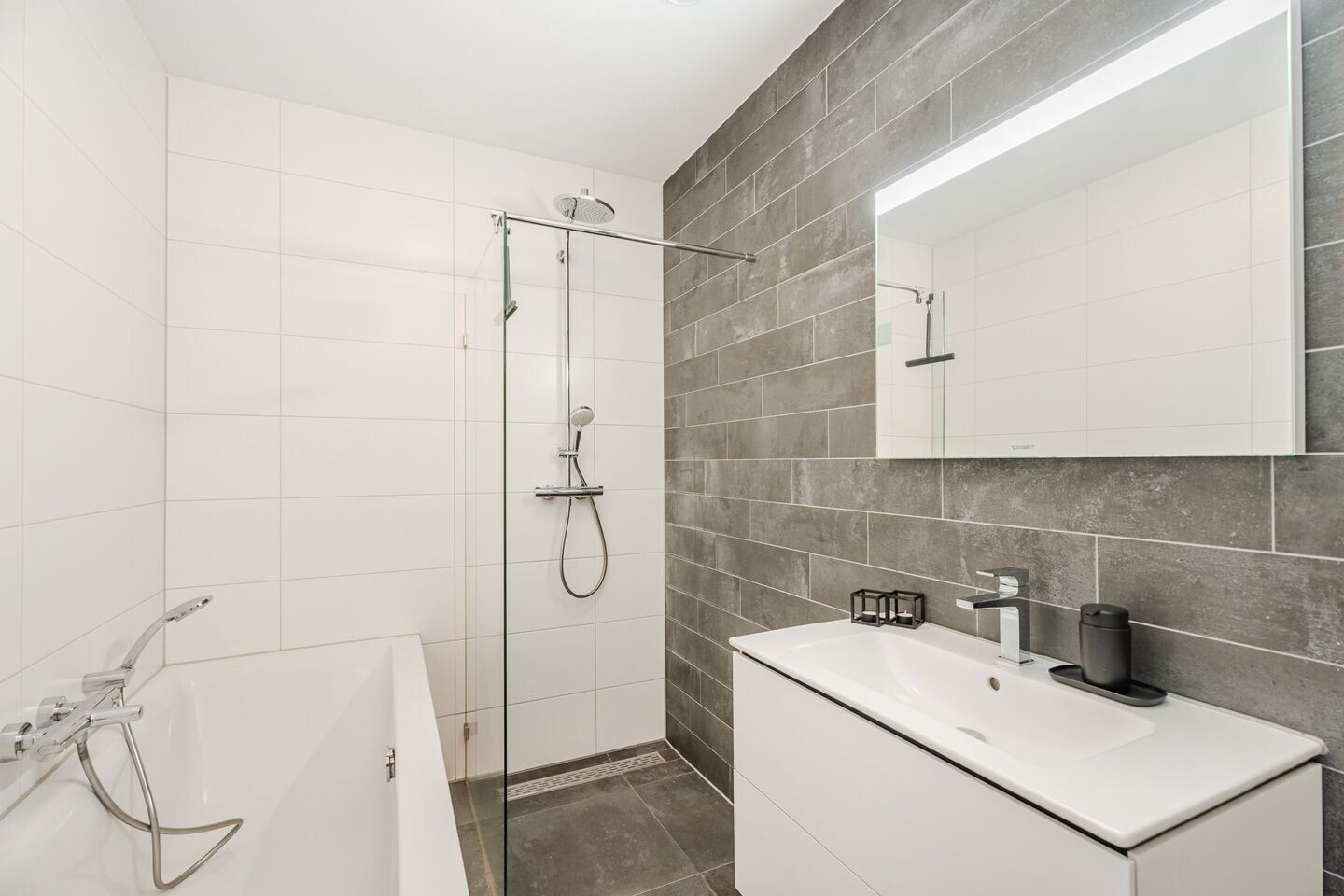 Tussenwoning te koop: De Wherelanden 178, Purmerend