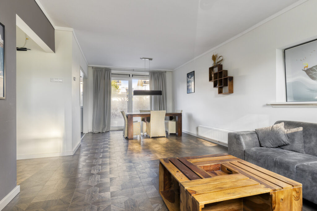 Hoekwoning te koop: Dr. Albert Schweitzerlaan 131, Purmerend