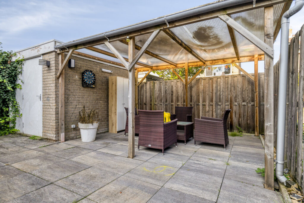 Hoekwoning te koop: Dr. Albert Schweitzerlaan 131, Purmerend