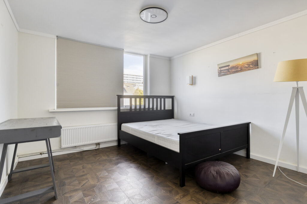 Hoekwoning te koop: Dr. Albert Schweitzerlaan 131, Purmerend