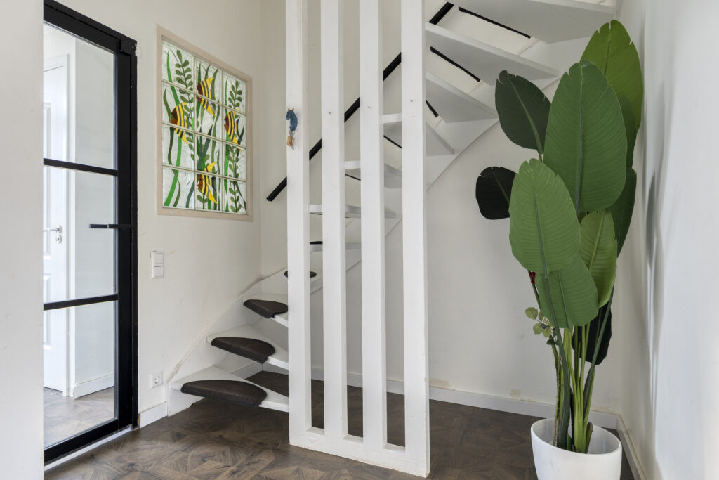 Hoekwoning te koop: Dr. Albert Schweitzerlaan 131, Purmerend