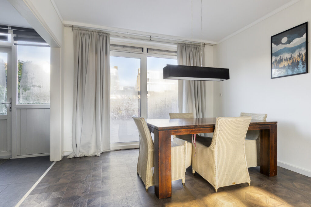 Hoekwoning te koop: Dr. Albert Schweitzerlaan 131, Purmerend