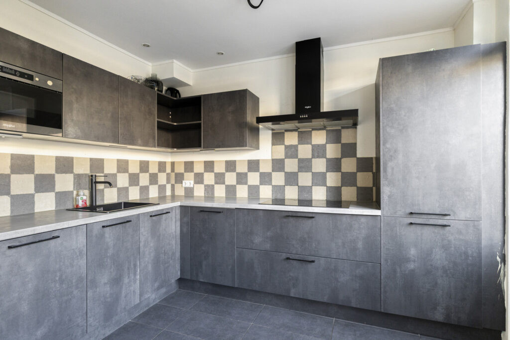 Hoekwoning te koop: Dr. Albert Schweitzerlaan 131, Purmerend