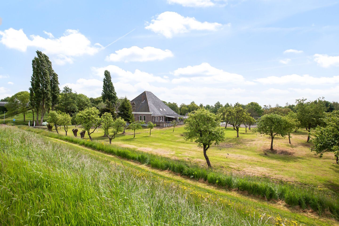 Vrijstaande woning te koop: Purmerdijk 9, Purmerend