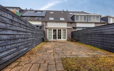 Bisschop Romerostraat 114